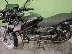 Bajaj Pulsar 150 . 2018