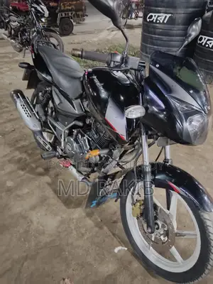 Bajaj Pulsar 150 . 2018
