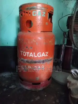 খালি গ্যাস সিলিন্ডার