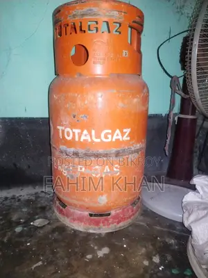 খালি গ্যাস সিলিন্ডার