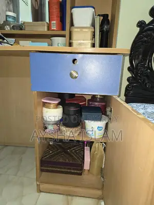 Dressing Mirror with Accessory Box