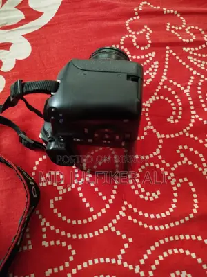 Canon 1200 D