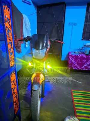 Bajaj Platina 100 . 2015