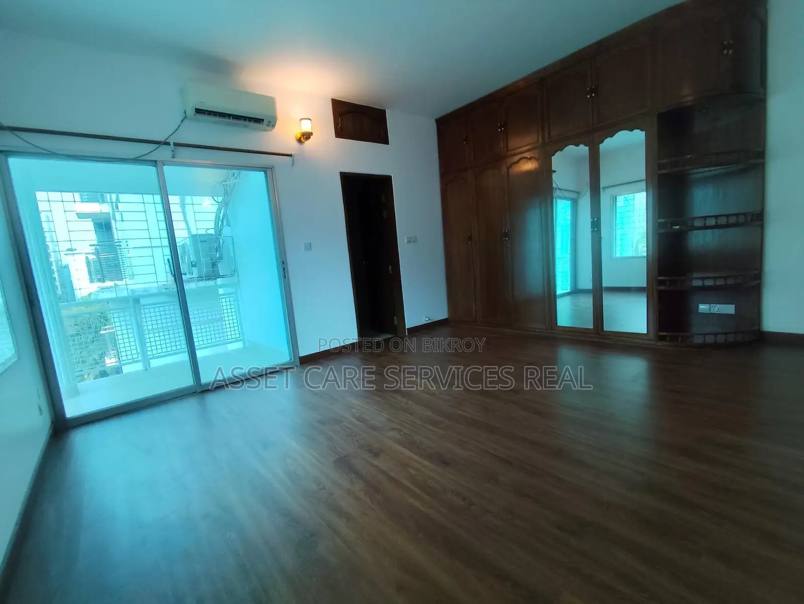 Luxury Duplex 4Bed Semi-Furnished Apartment Rent Baridhara Diplomatic