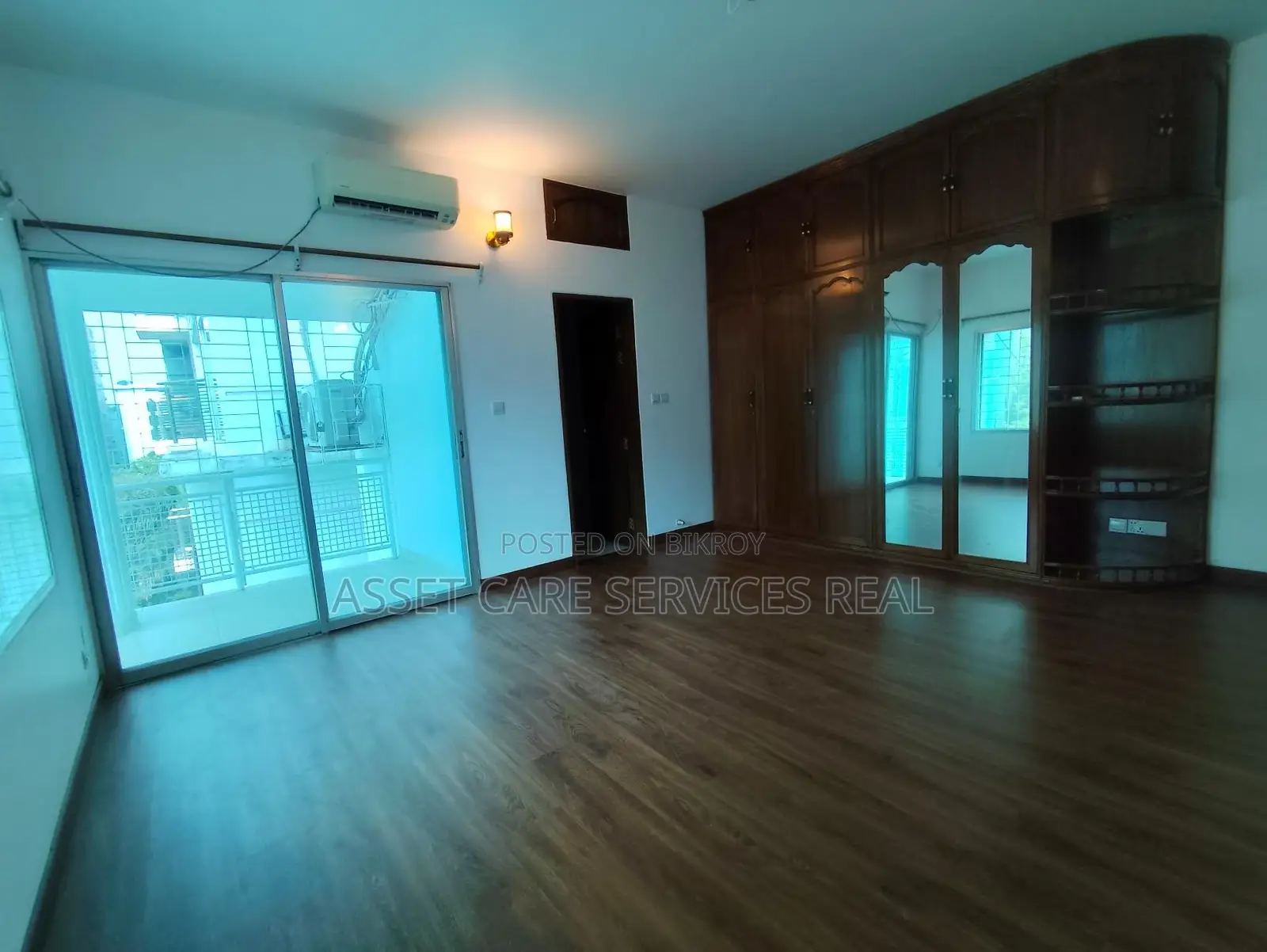 Luxury Duplex 4Bed Semi-Furnished Apartment Rent Baridhara Diplomatic
