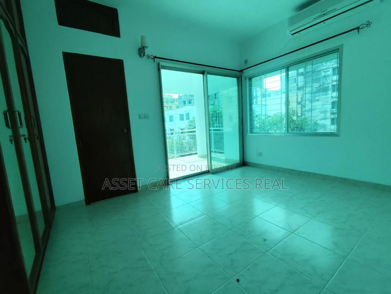 Luxury Duplex 4Bed Semi-Furnished Apartment Rent Baridhara Diplomatic