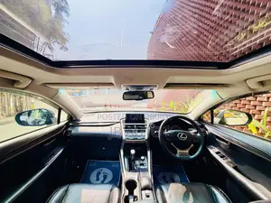 Lexus NX 300H 2014