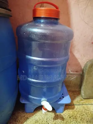 জুতার রেক এবং পানির বোতল