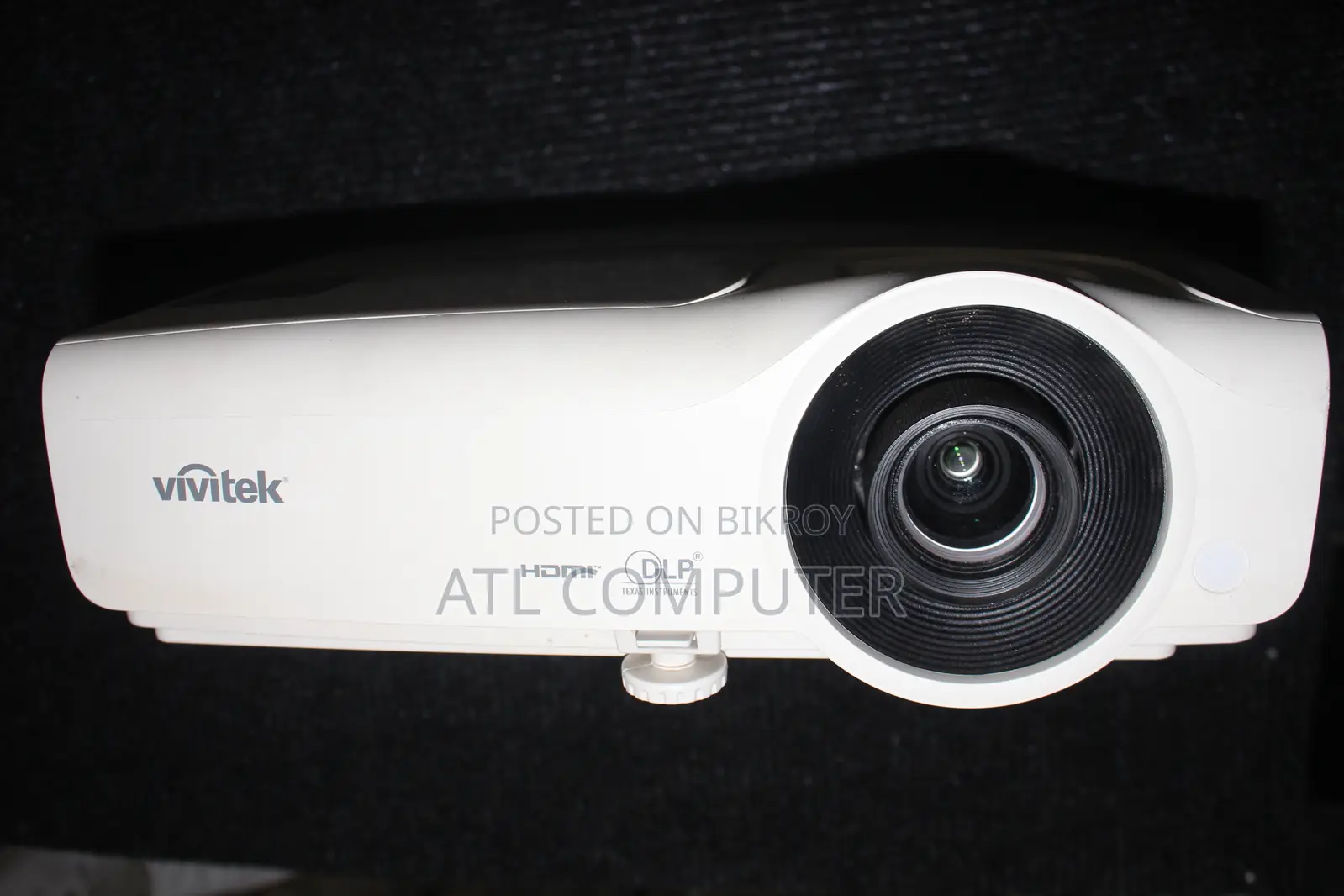 vivitek projector