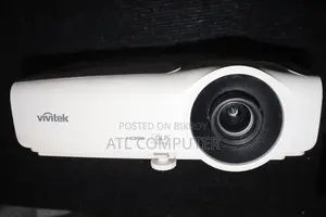 vivitek projector