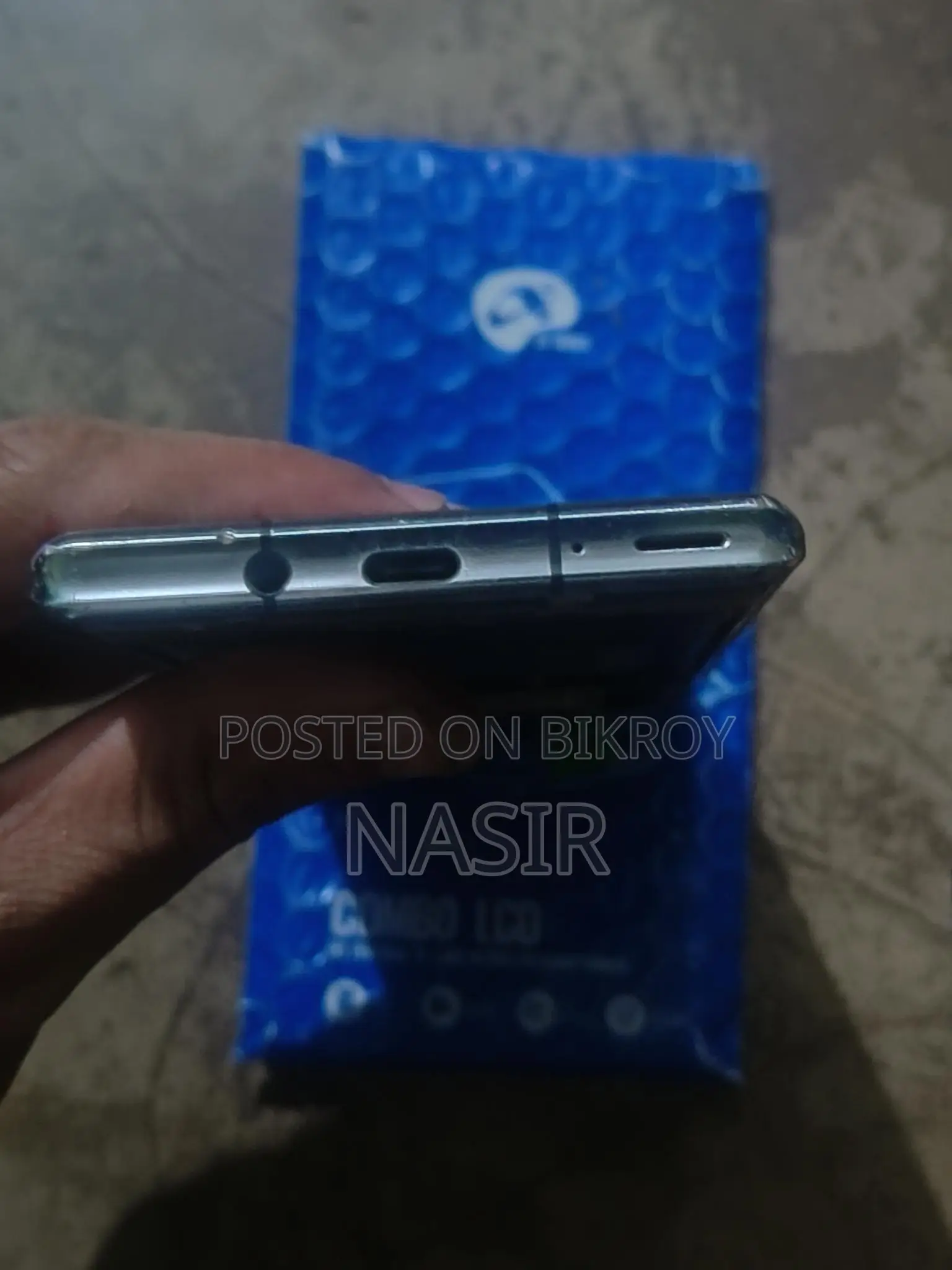 Auqus r6 Battery and Earpiece Body