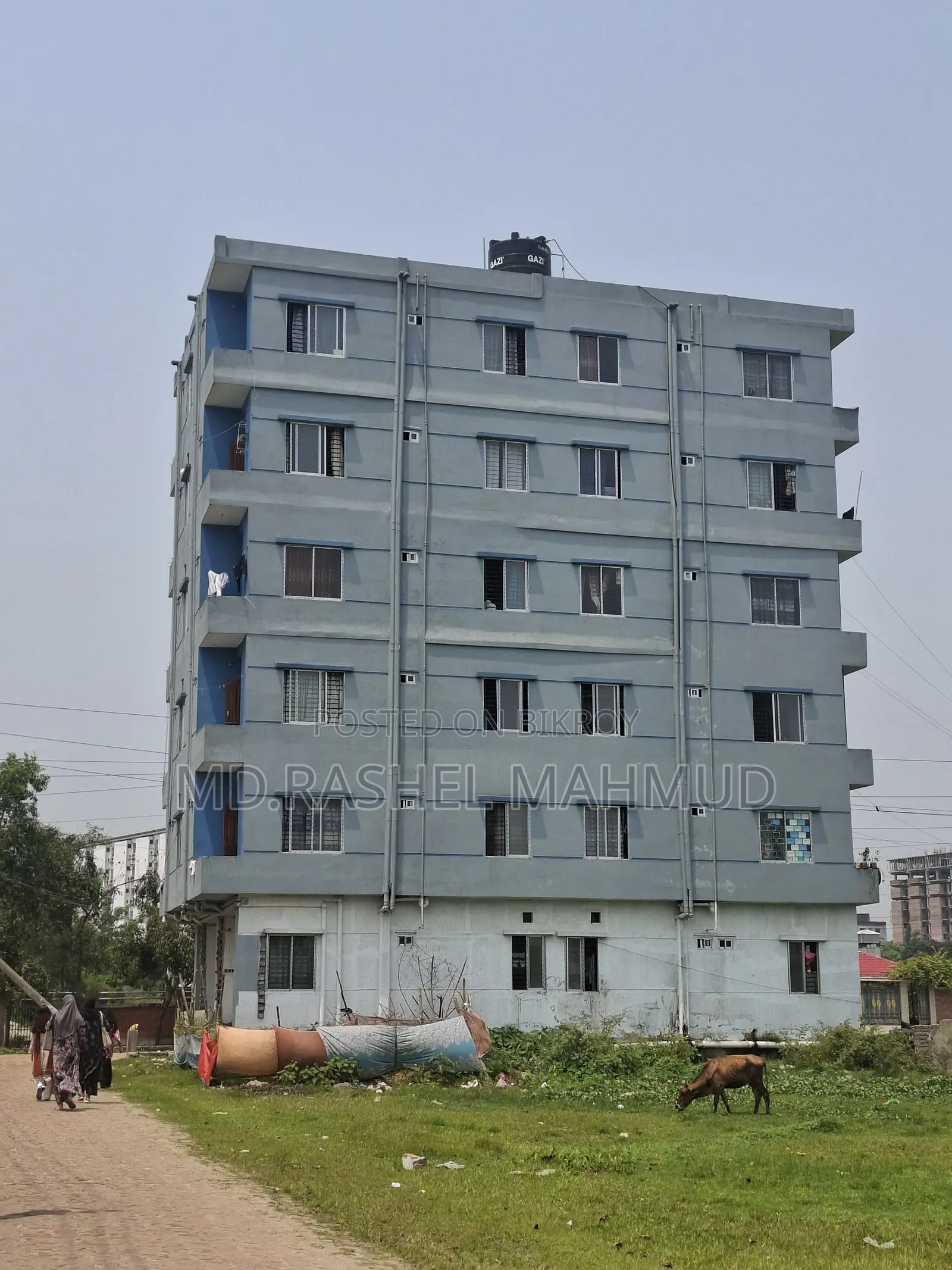 বিদেশ যাওয়ার কারণে ৫টি দোকানসহ ৬ তলা ভবন জরুরি বিক্রয়।