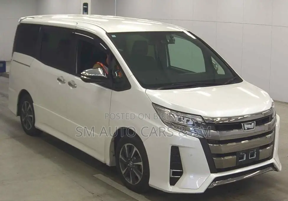 Toyota Noah Non Hybrid WXB Pearl 2021