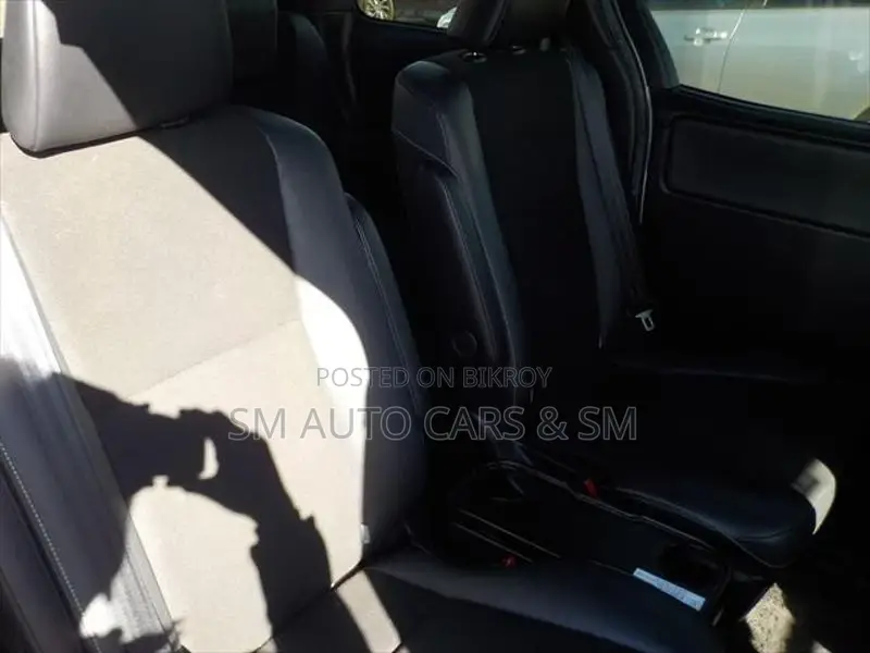 Toyota Noah Non Hybrid WXB Pearl 2021