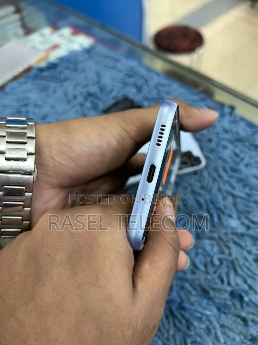 স্যামসাং গ্যালাক্সি এ৩৩ ৫জি ফুল বডি উইথ ১০০% অরিজিনাল ডিসপ্লে