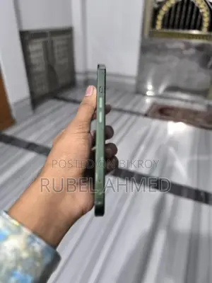 Apple iPhone 13 (Used)