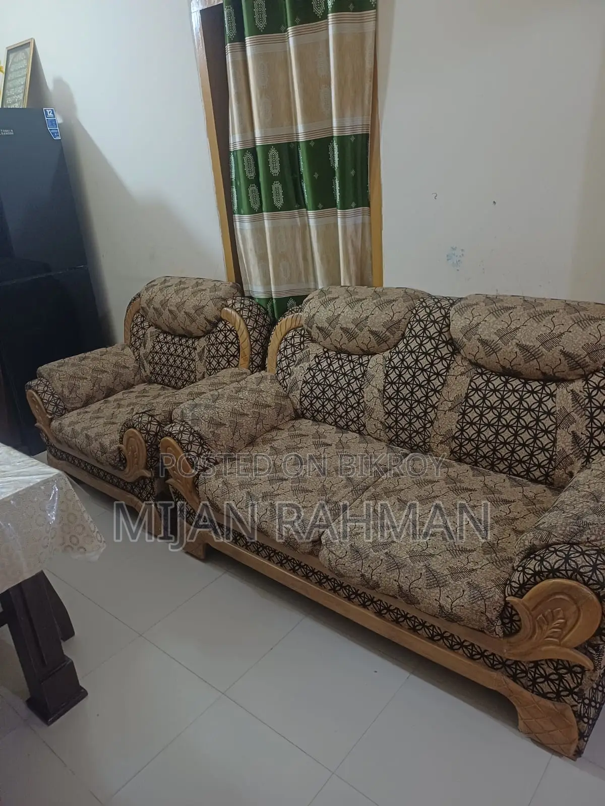 সোফা বিক্রয় হবে।