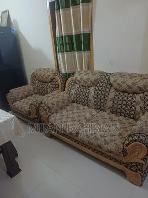 সোফা বিক্রয় হবে।