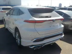 Toyota Harrier Zlp PKG. 2021