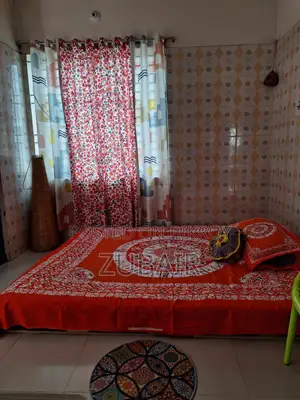 কাঠের প্যালেট বিক্রি করা হবে (৪টি)