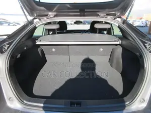 Toyota Prius S 2021