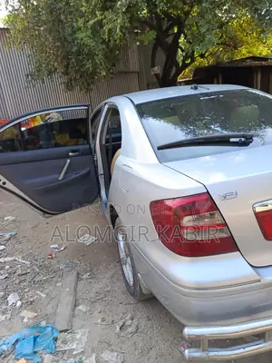 Toyota Premio 2004