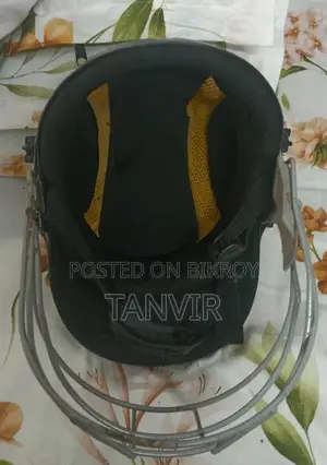 ক্রিকেট হেলমেট