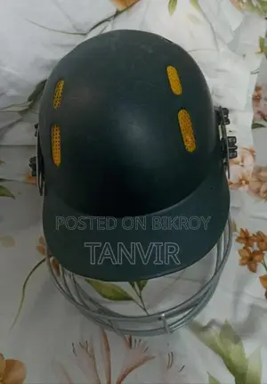 ক্রিকেট হেলমেট