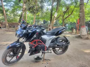 TVS APACHE RTR 150 . 2022