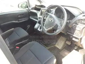 Toyota Noah G edition non hybrid 2020
