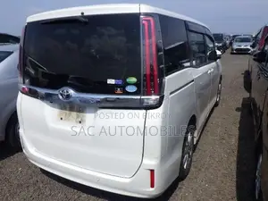Toyota Noah G edition non hybrid 2020