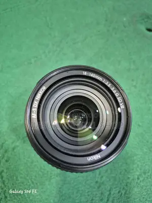 Nikon 18-140mm DX VR 1:3.5-5.6 G ED Lens