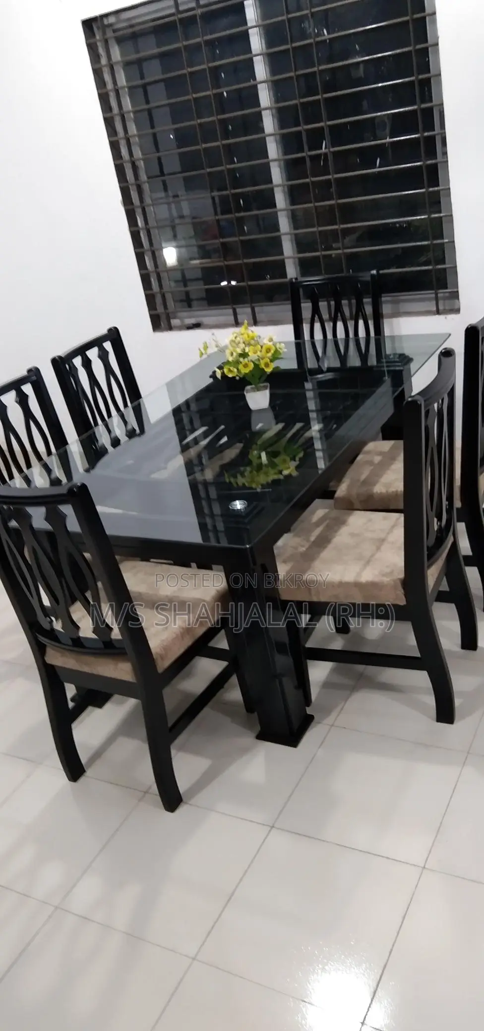 Dining Table with 6 Foam Chairs