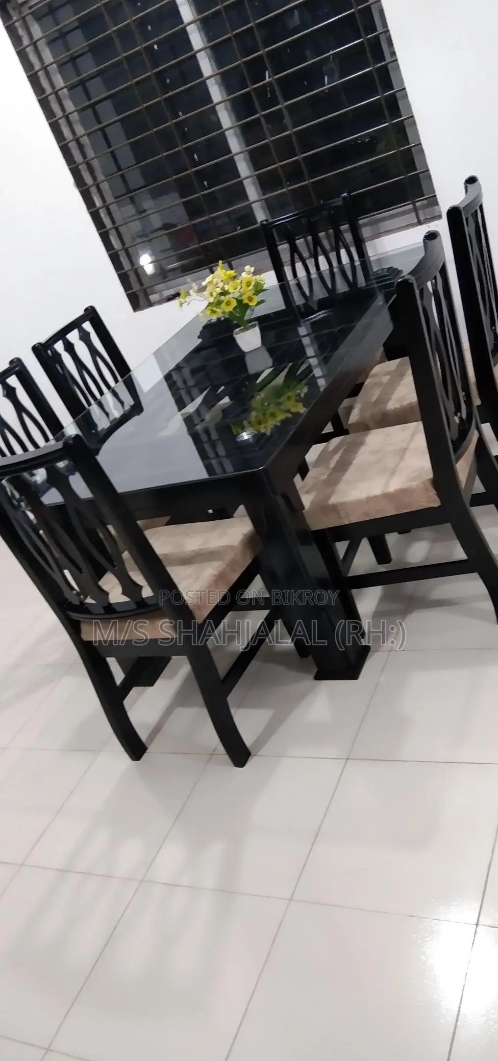 Dining Table with 6 Foam Chairs