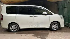 2013 Toyota Noah MPV