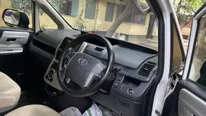 2013 Toyota Noah MPV