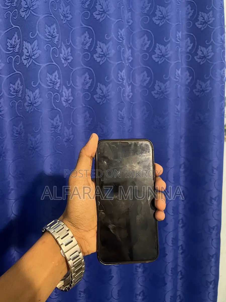 Apple iPhone XR 64gb (Used)