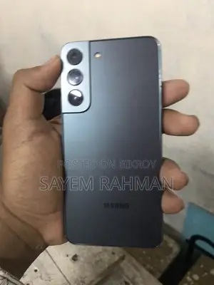 Samsung Galaxy S22 . (Used)