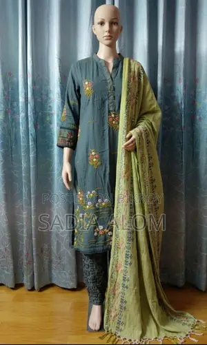 গর্জিয়াস এমব্রয়ডারি থ্রি-পিস