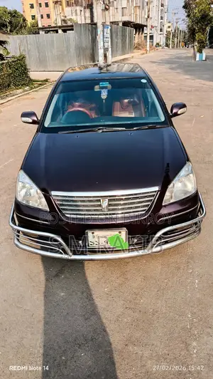 Toyota Premio . 2004