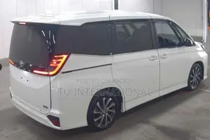 Toyota Noah sz-hybrid package 2024