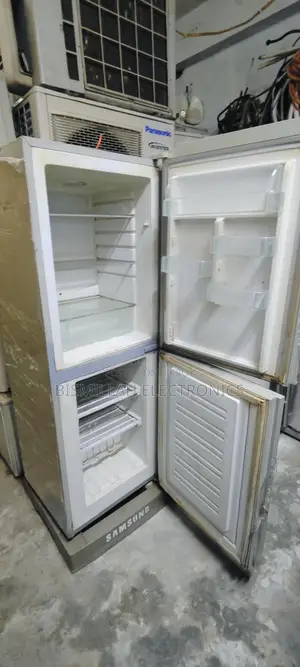 Vision Refrigerator 280 Liter Glass Door