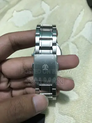 টাইটান ঘড়ি