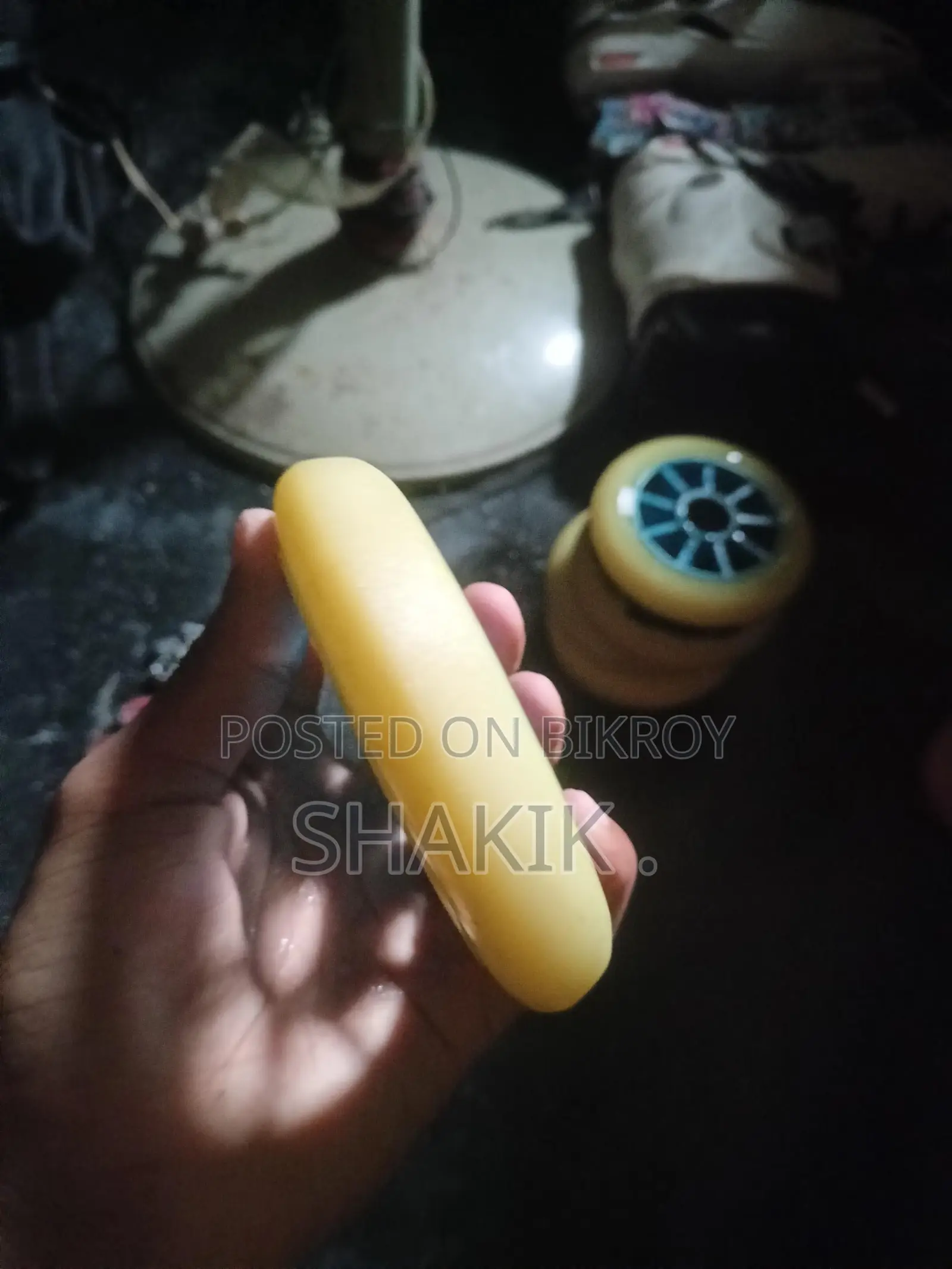 Skating চাকা