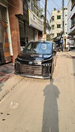 Toyota Voxy s-z hybrid package 2023