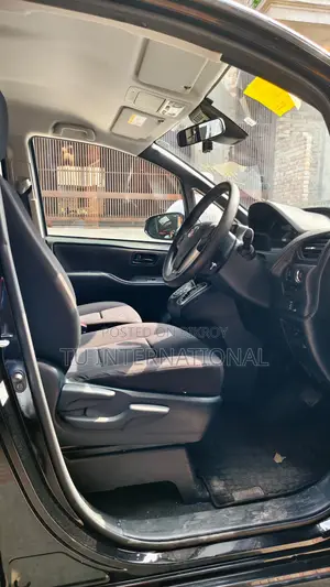 Toyota Noah x package 2021