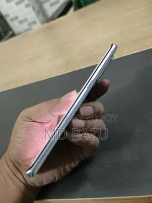 OPPO Reno 3 Pro একটা গ্রীন লাইন আছে (Used)