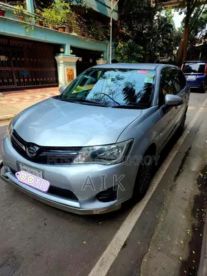 Toyota Fielder 2012