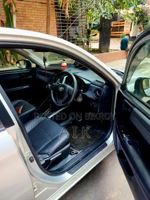 Toyota Fielder 2012