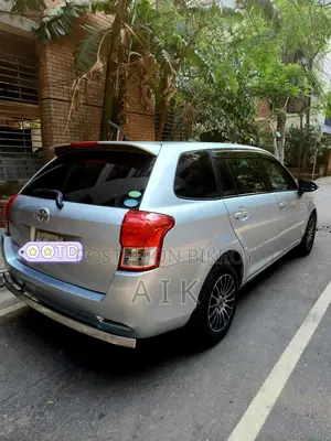 Toyota Fielder 2012
